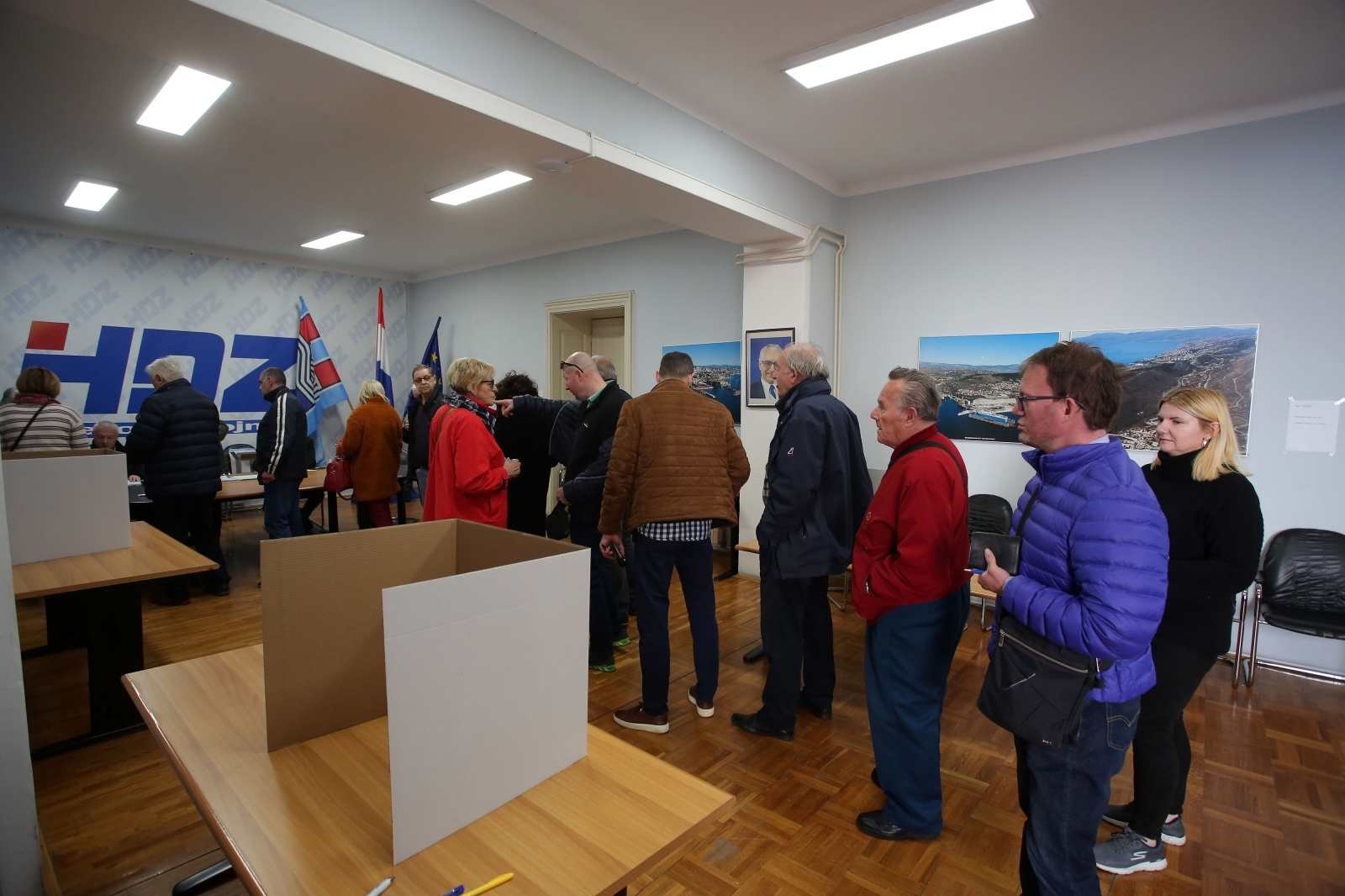 Rijeka: Gužva na glasanju za unutarstranačke izbore u HDZ-u