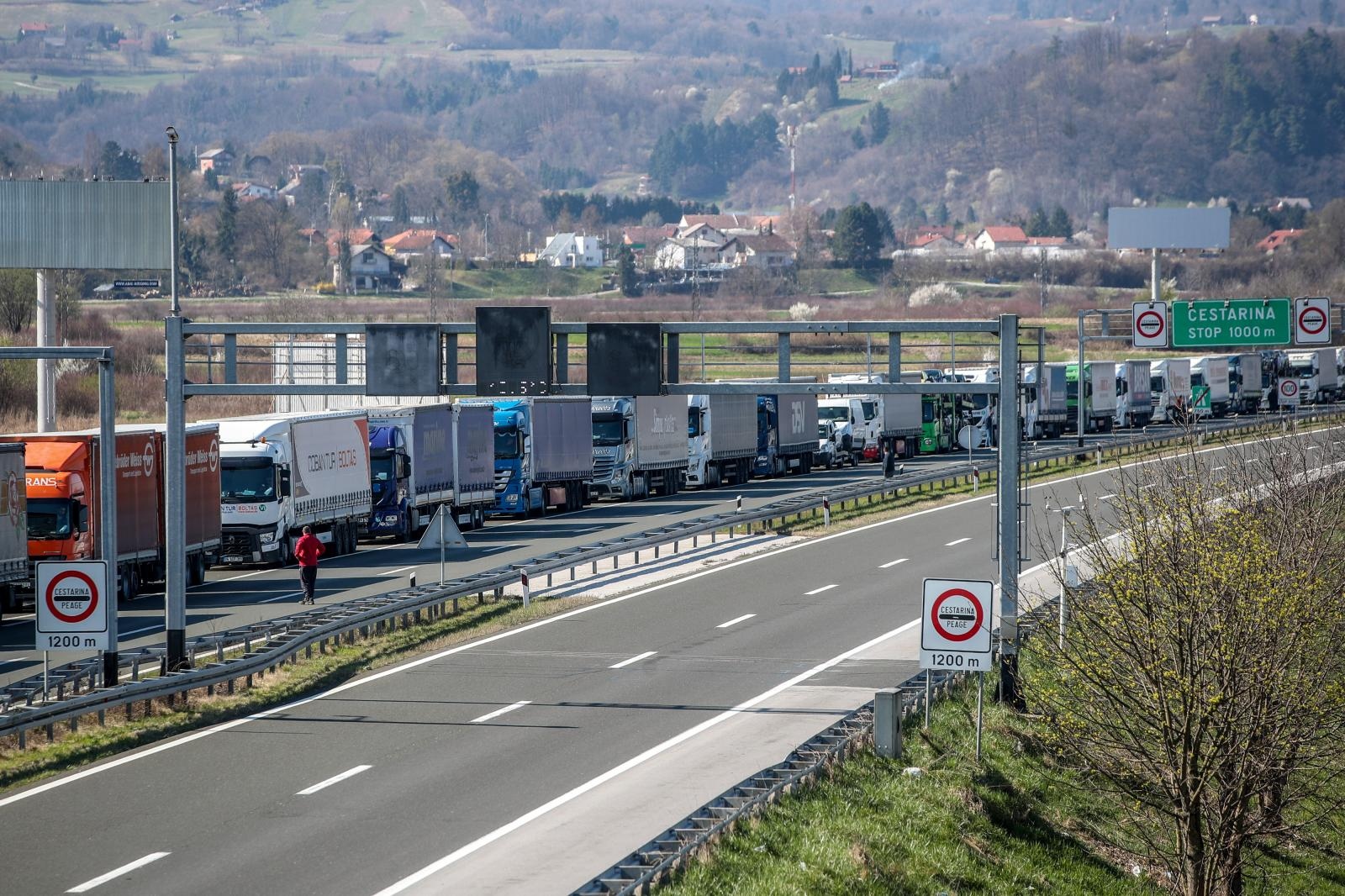 Kolona teretnih vozila na slovensko-hrvatskoj granici