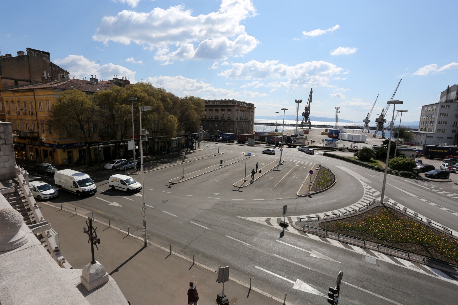 Rijeka: Prazan autobusni kolodvor
