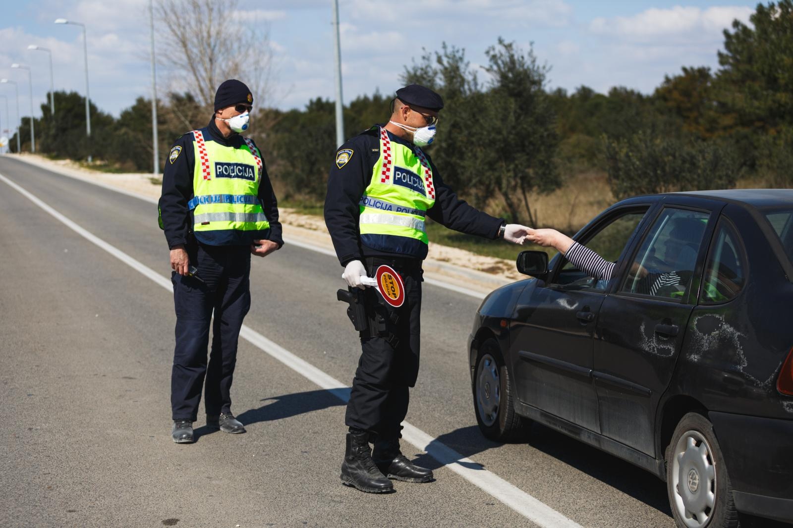 Zbog koronavirusa ograničen promet za otoke Vir i Pag