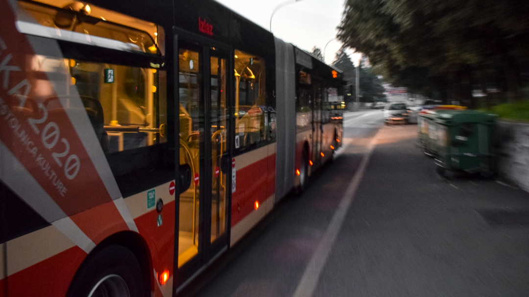 autobus -1 autobus -1