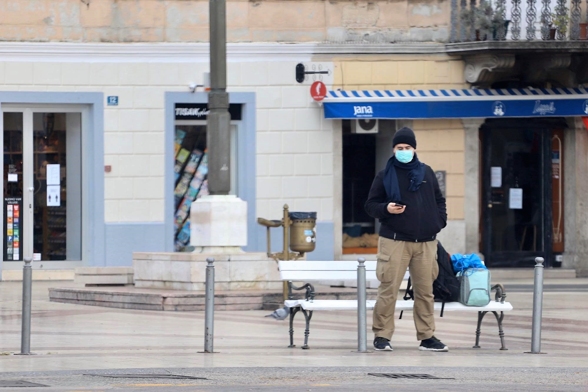 maska rijeka koronavirus xx maska rijeka koronavirus xx
