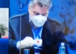 milanović kava maska predsjednik