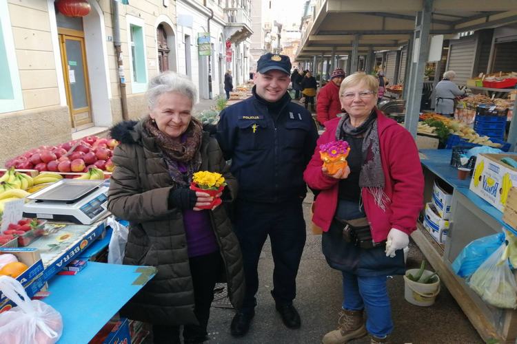 policija tržnica cvijeće