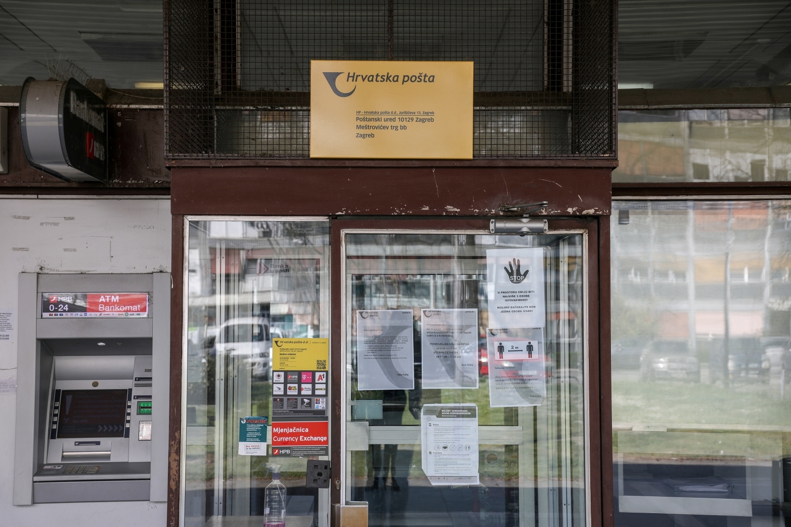 Zagreb: Osoba pozitivna na koronavirus ušetala u poštu u Zapruđu