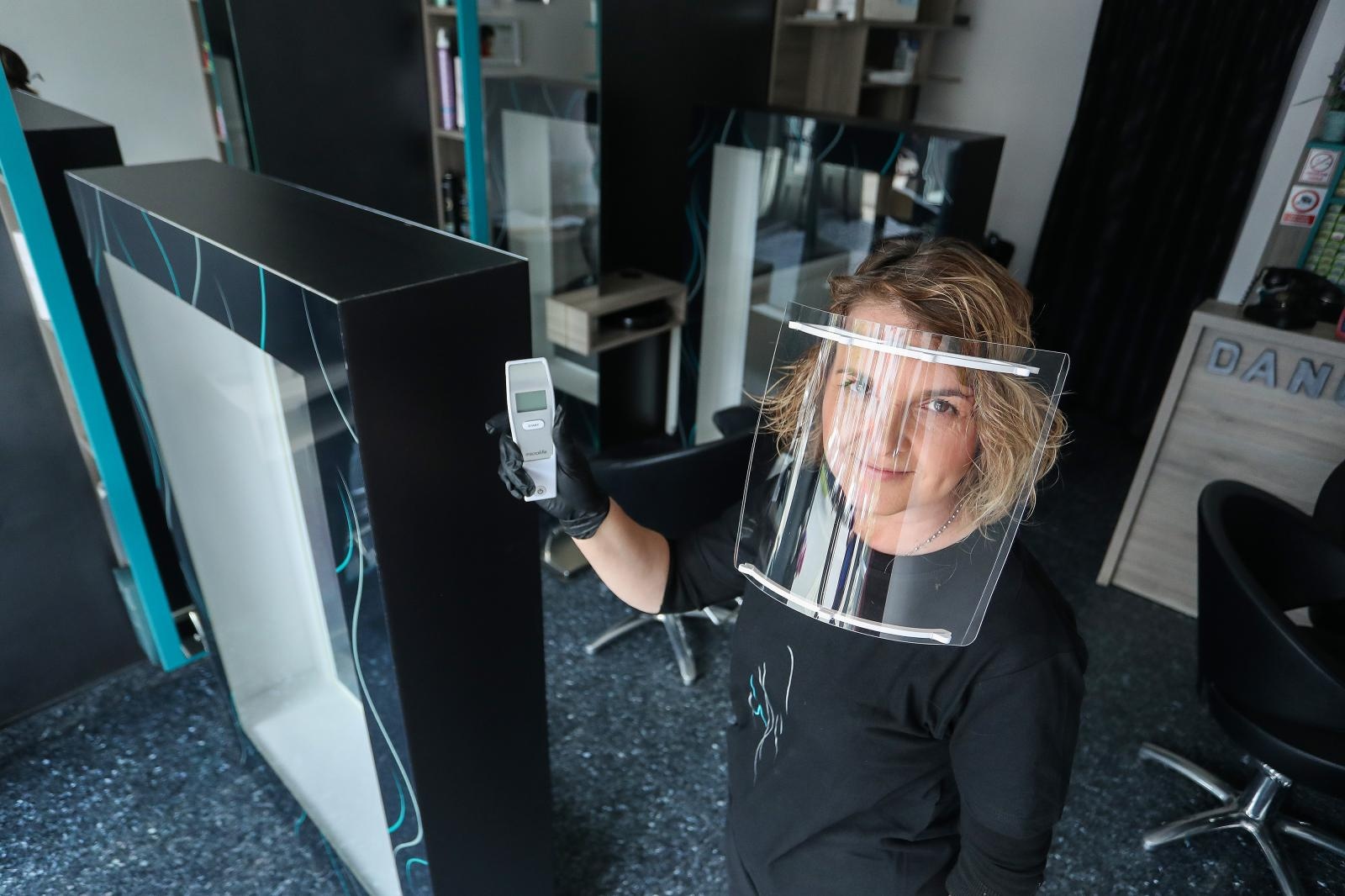 Zagreb: Frizerski salon “Danu” na Malešnici spreman je za primanje prvih mušetrija Zagreb: Frizerski salon “Danu” na Malešnici spreman je za primanje prvih mušetrija