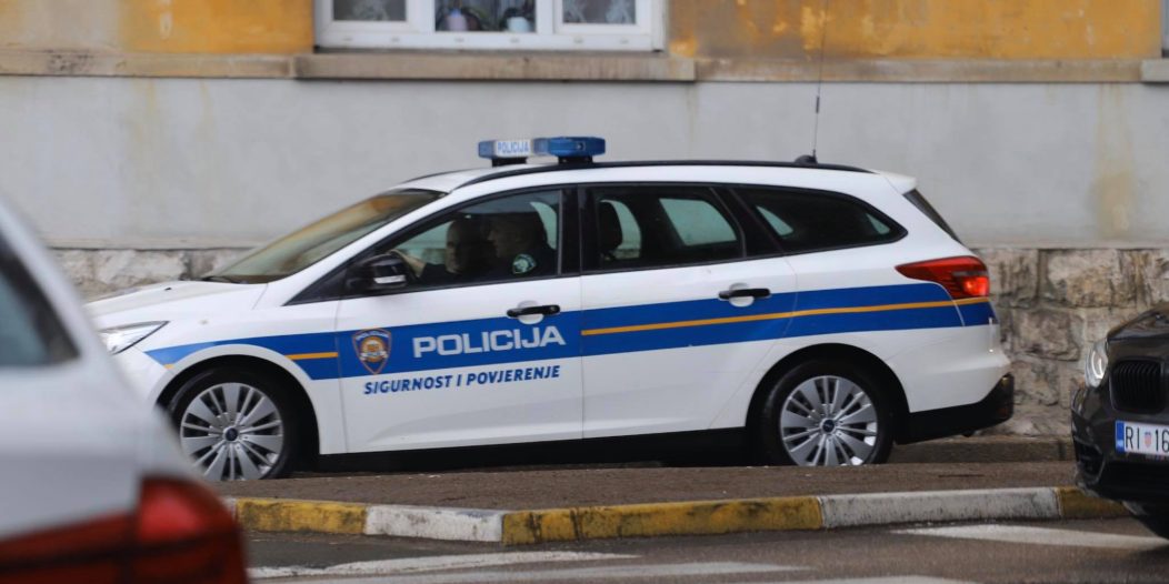 policija auto sigurnost policija auto sigurnost