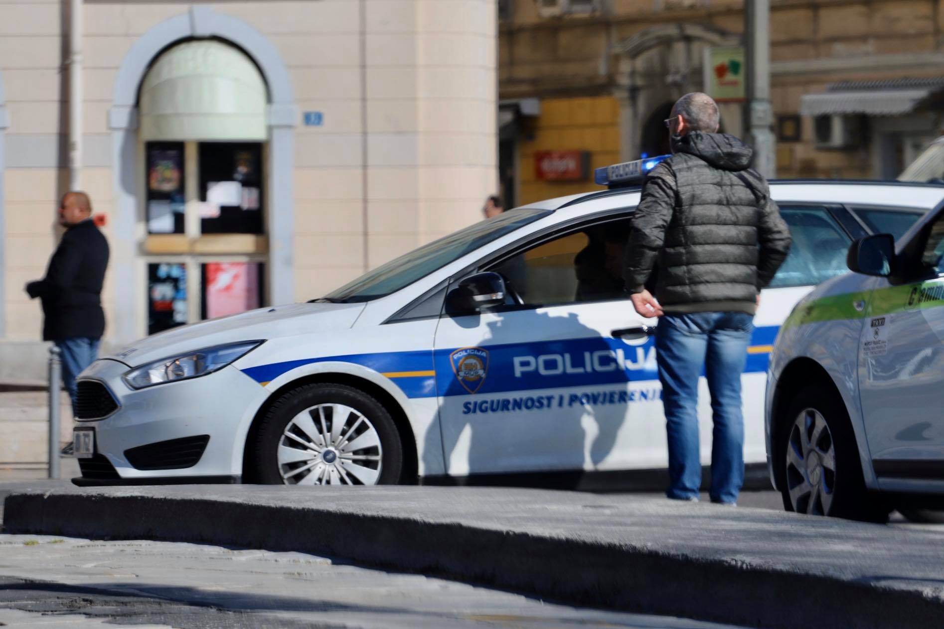policija rijeka korona2212 policija rijeka korona2212