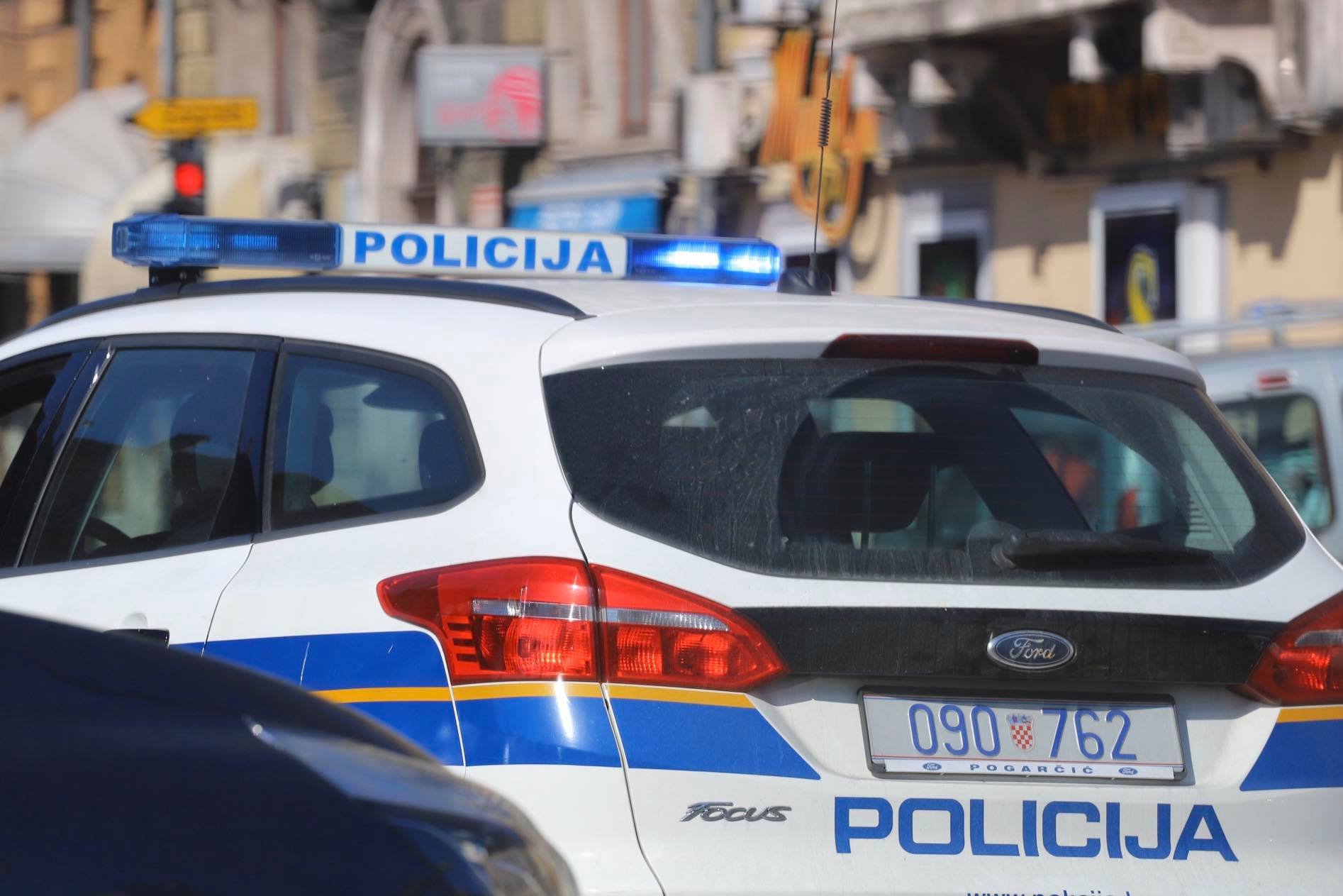 policija rijeka korona2213