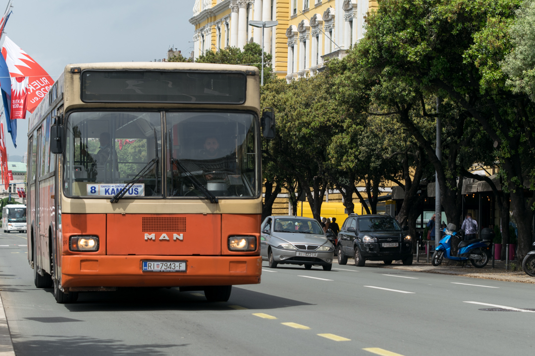 Autobus Autotrolej Riva-1