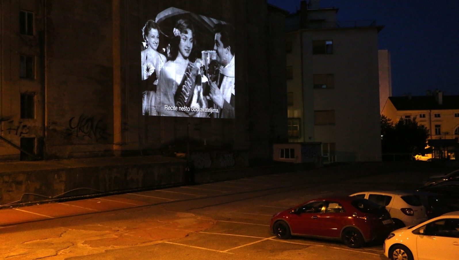 Rijeka: Djelatnici Art kina organizirali auto kino na parkiralištu Beretich