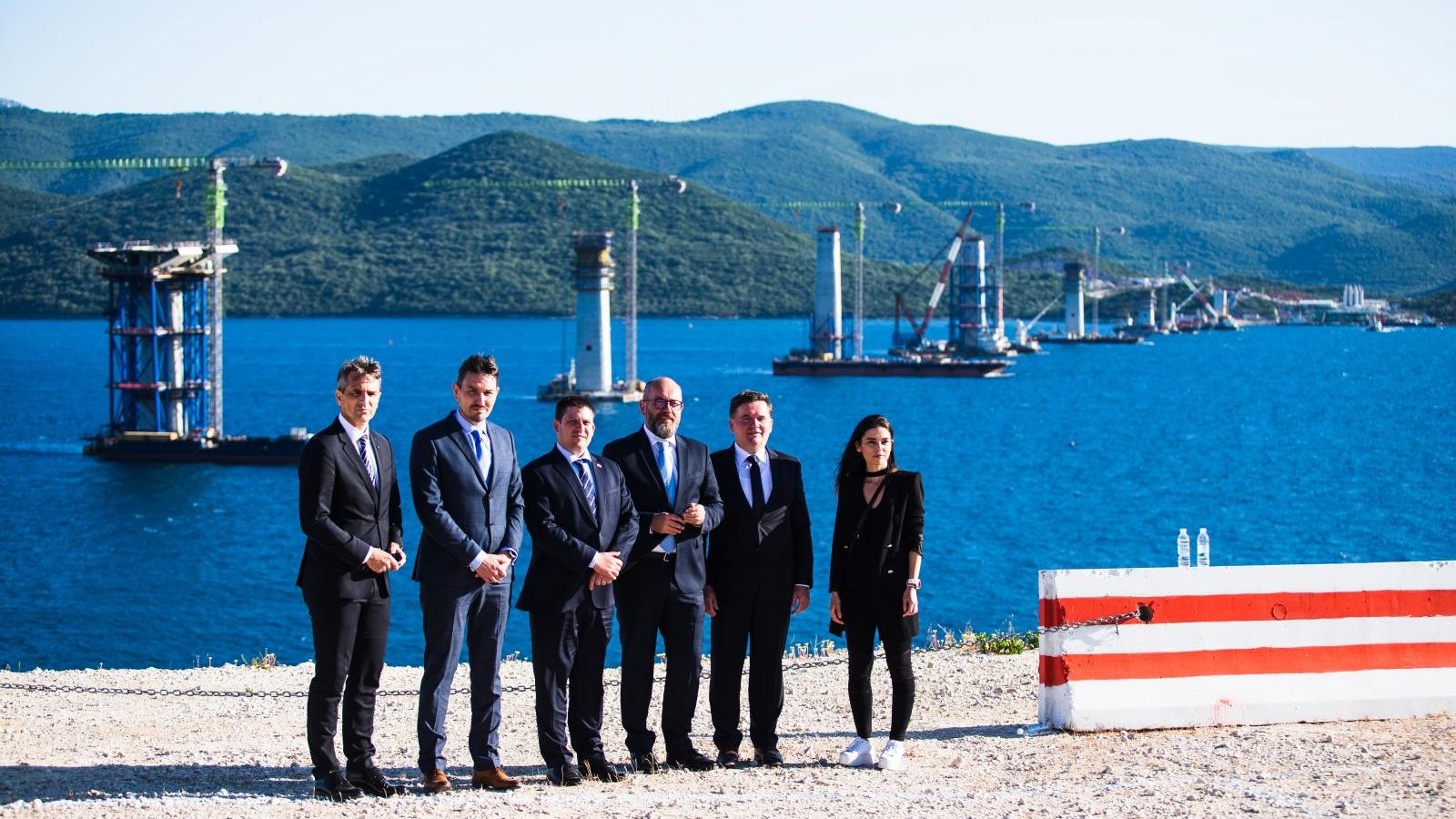 Predsjednik Vlade Republike Hrvatske Andrej Plenkovic posjetio je gradiliste Peljeskog mosta