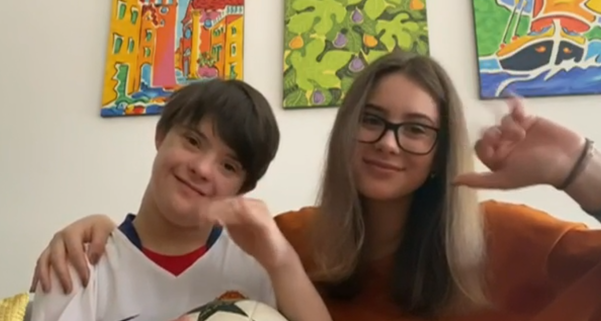 djecak-ante-svojom-gestom-odusevio-i-samog-ryana-giggsa-poseban-pozdrav-mom-malom-prijatelju-anti-428eb8448ddcb363ed8a9d03c69ea99a_view_article