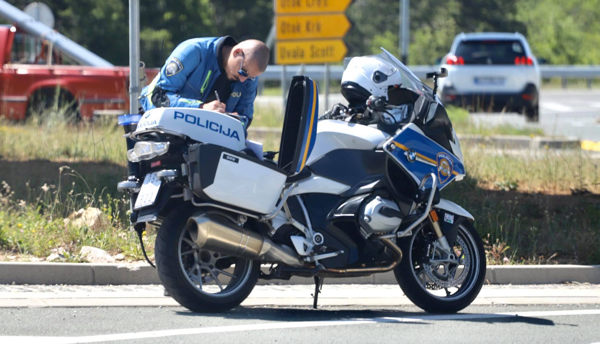 policija motor krk