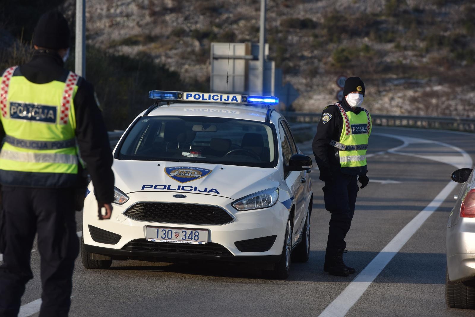 Šibenik: Policija provjerava propusnice za izlazak iz mjesta prebivališta