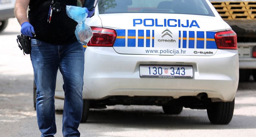 policija-u-sibeniku-novac duško jaramaz pixsell