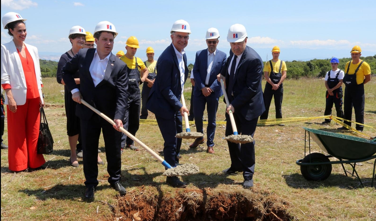 Cres: Polaganjem kamena temeljca otvoreni radovi na izgradnji Sunèane elektrane Cres Cres: Polaganjem kamena temeljca otvoreni radovi na izgradnji Sunèane elektrane Cres