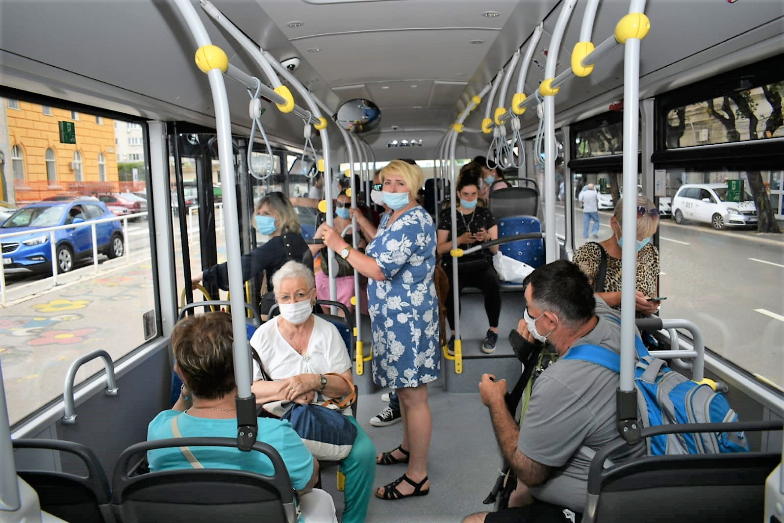 autobus podjela maski 14 autobus podjela maski 14