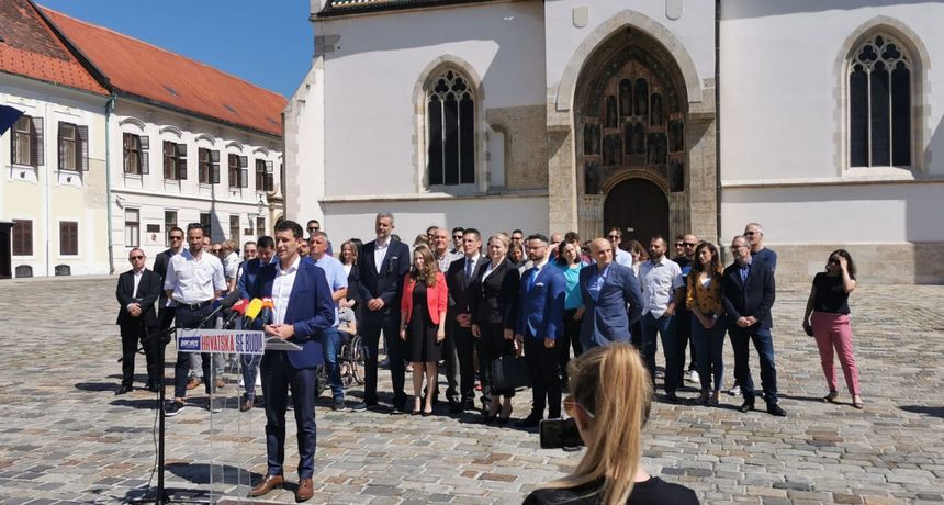 bozo-petrov-i-ostali-nositelji-69f56e58037d88134bb586e79ce912a6_view_article_new
