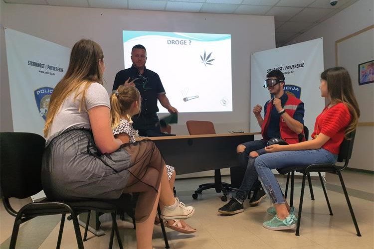 policija droga predavanje