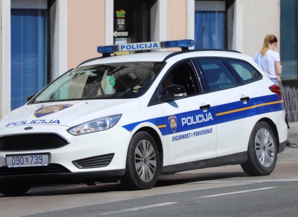 POLICIJA AUTO 060720 2