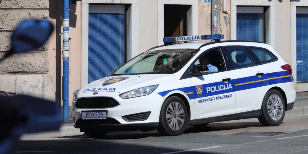 POLICIJA AUTO 060729 POLICIJA AUTO 060729