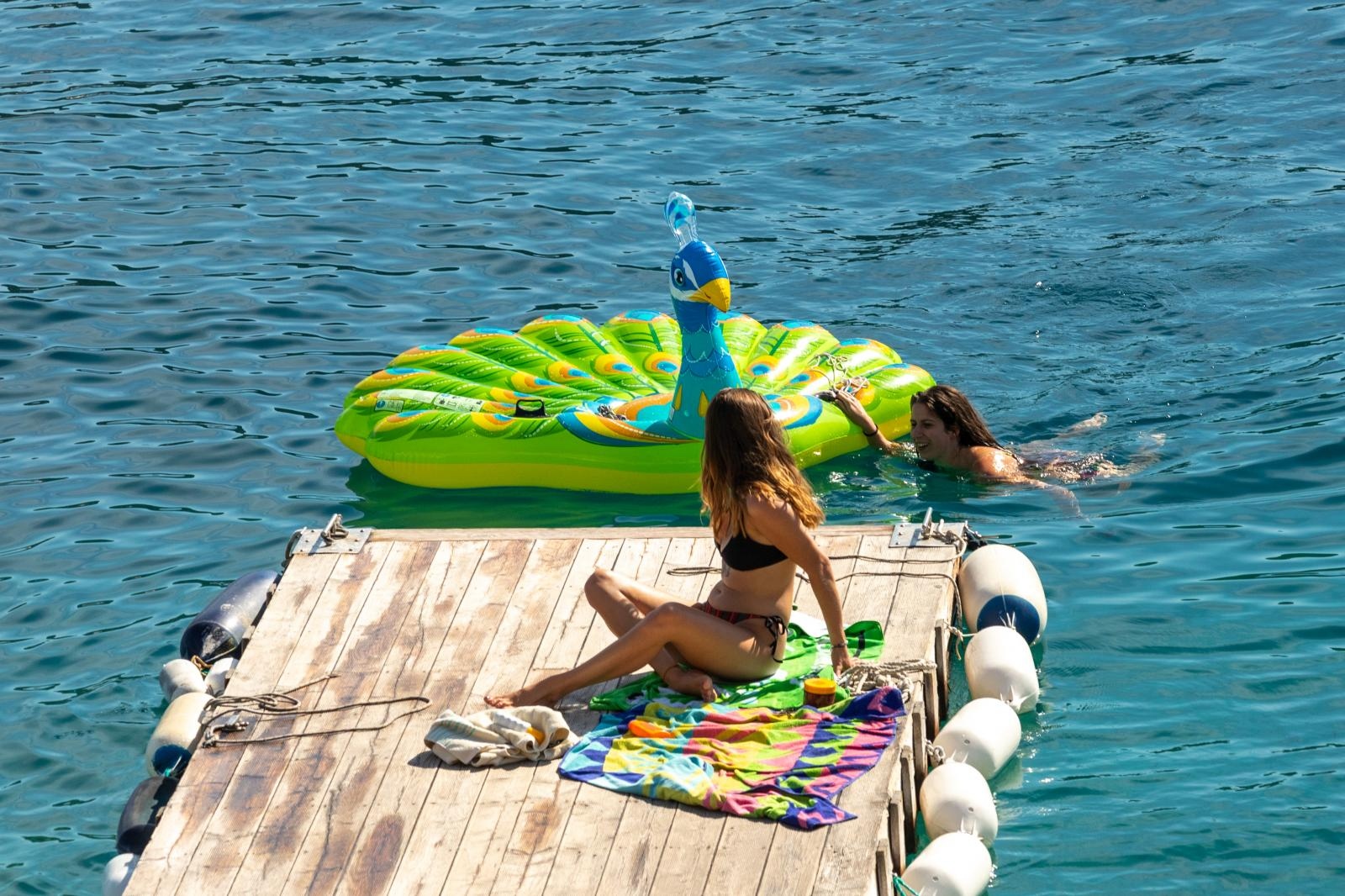 Rabac: Zbog pandemije koronavirusa plaže su ostale poluprazne Rabac: Zbog pandemije koronavirusa plaže su ostale poluprazne