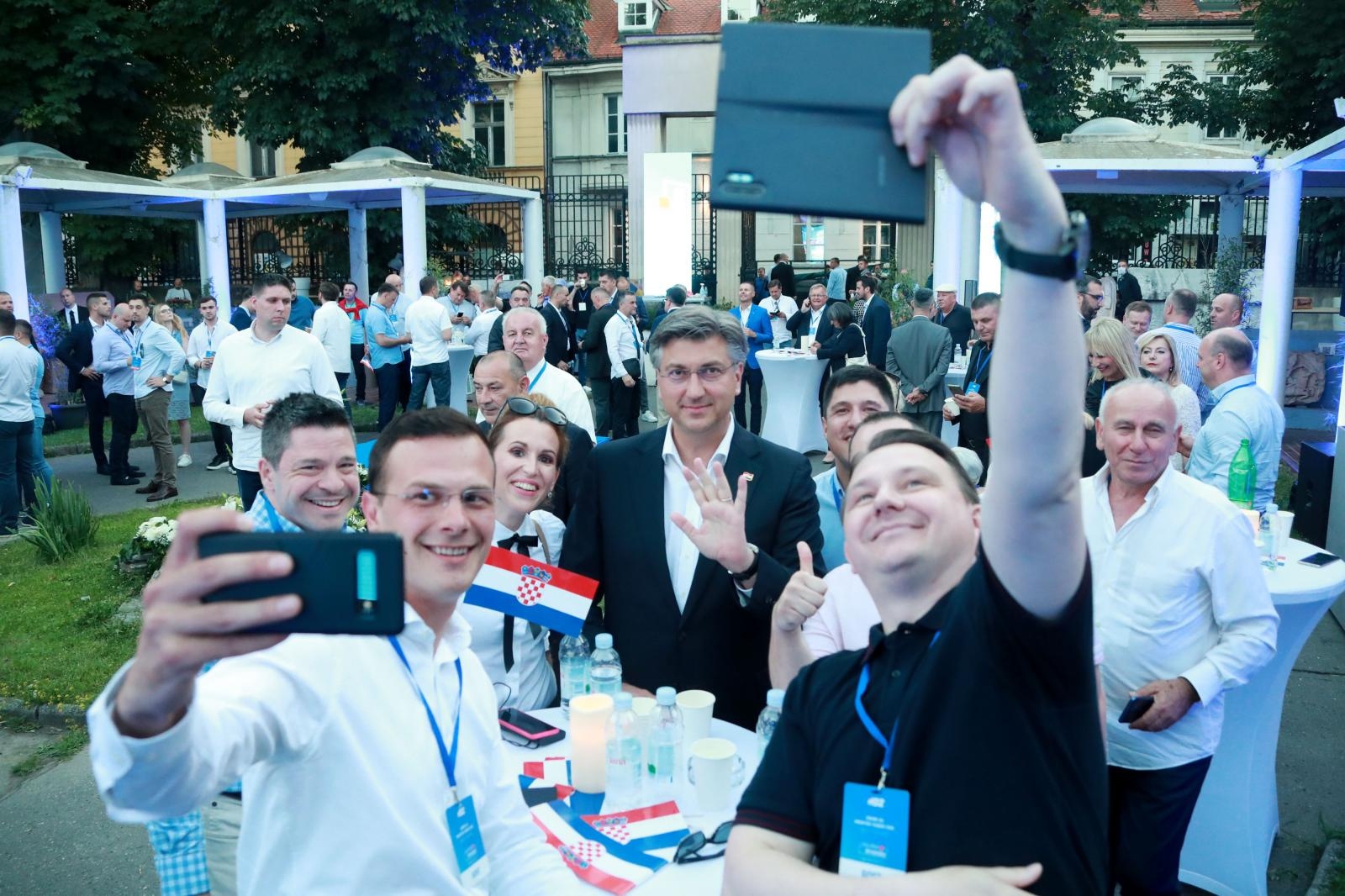 Zagreb: Doček izbornih rezultata u stožeru HDZ-a Zagreb: Doček izbornih rezultata u stožeru HDZ-a