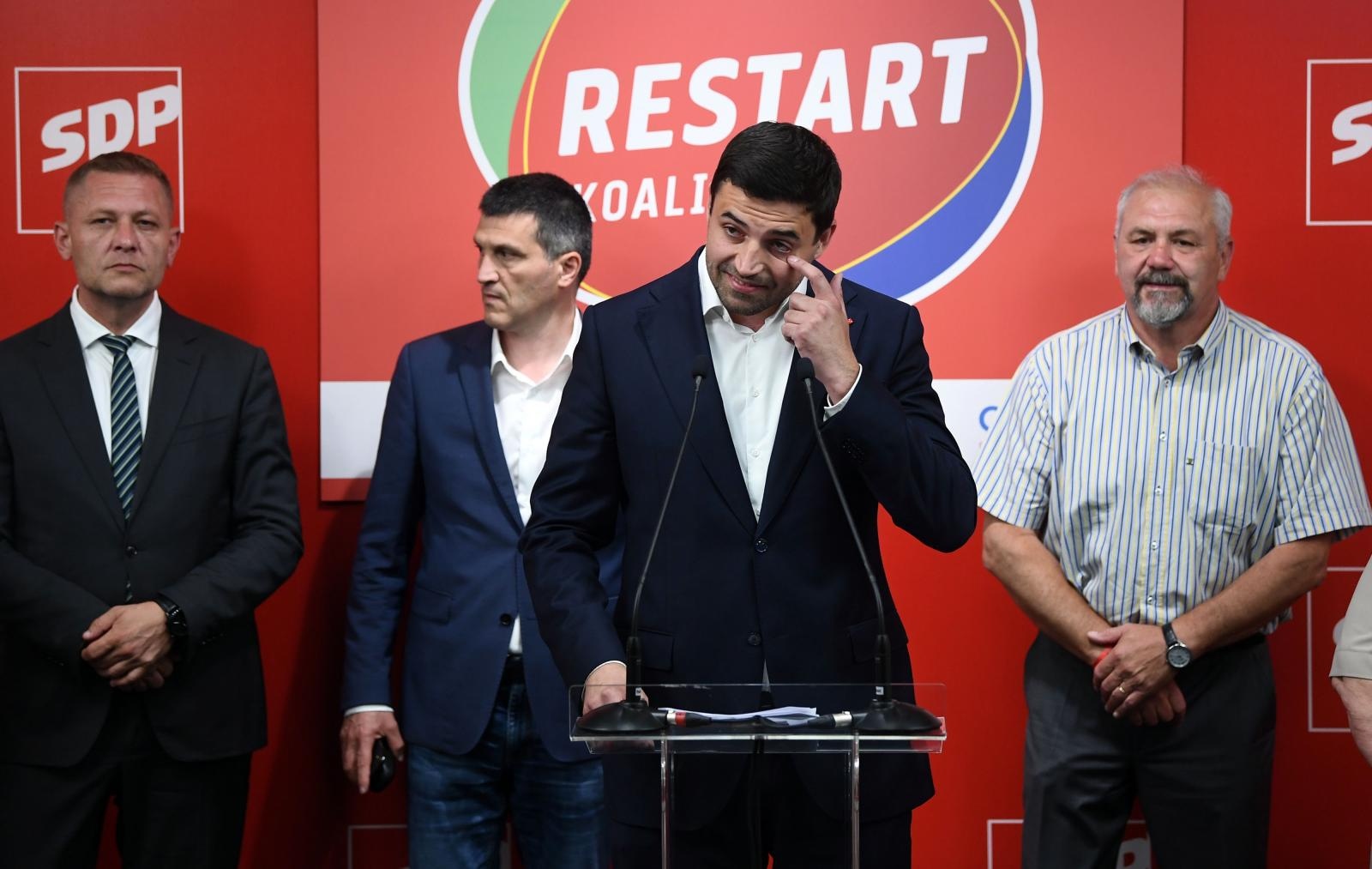Zagreb: Restar koalicija izborne rezultate čeka u prostorijama SDP-a