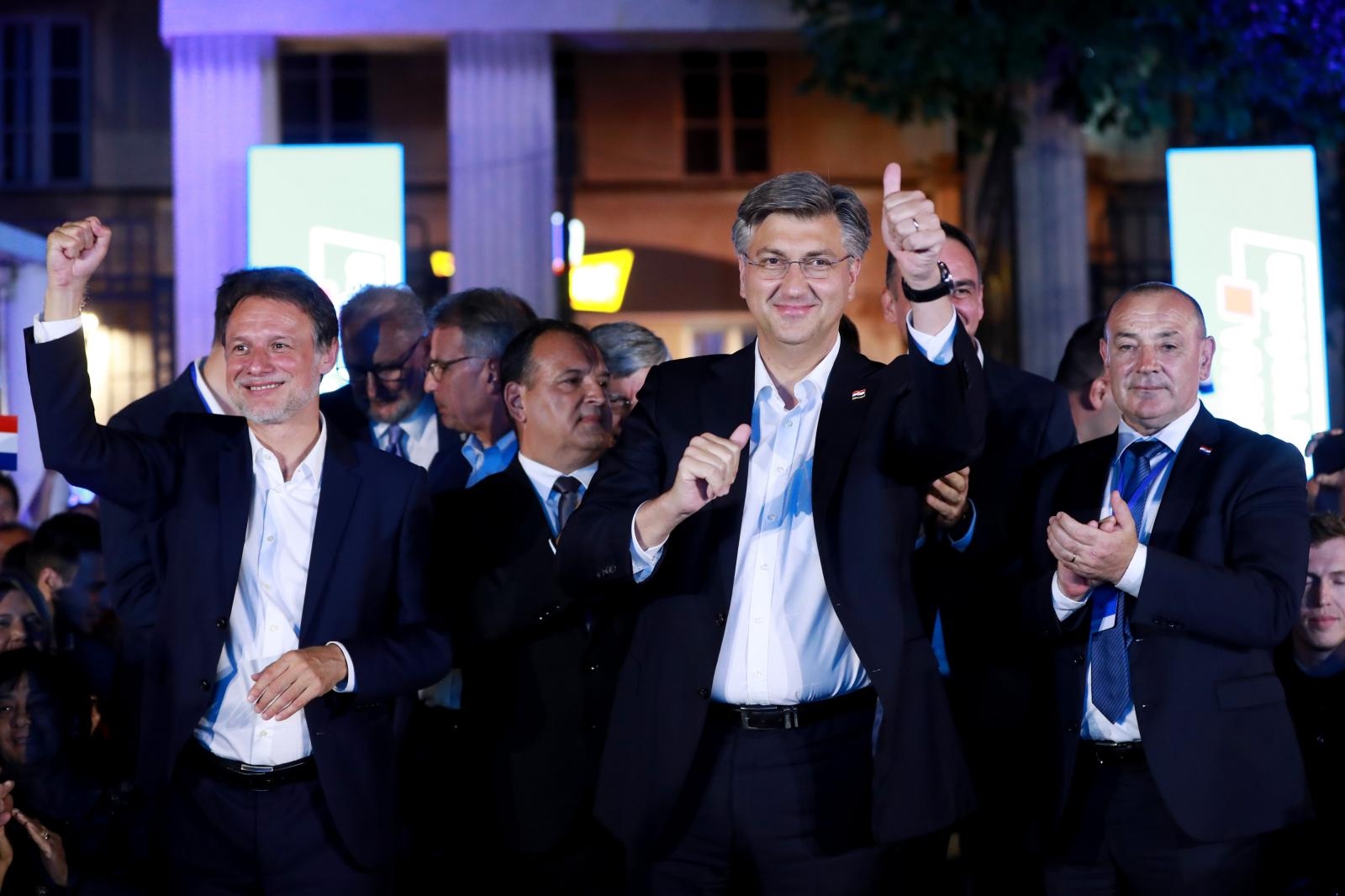 Zagreb: Doček izbornih rezultata u stožeru HDZ-a