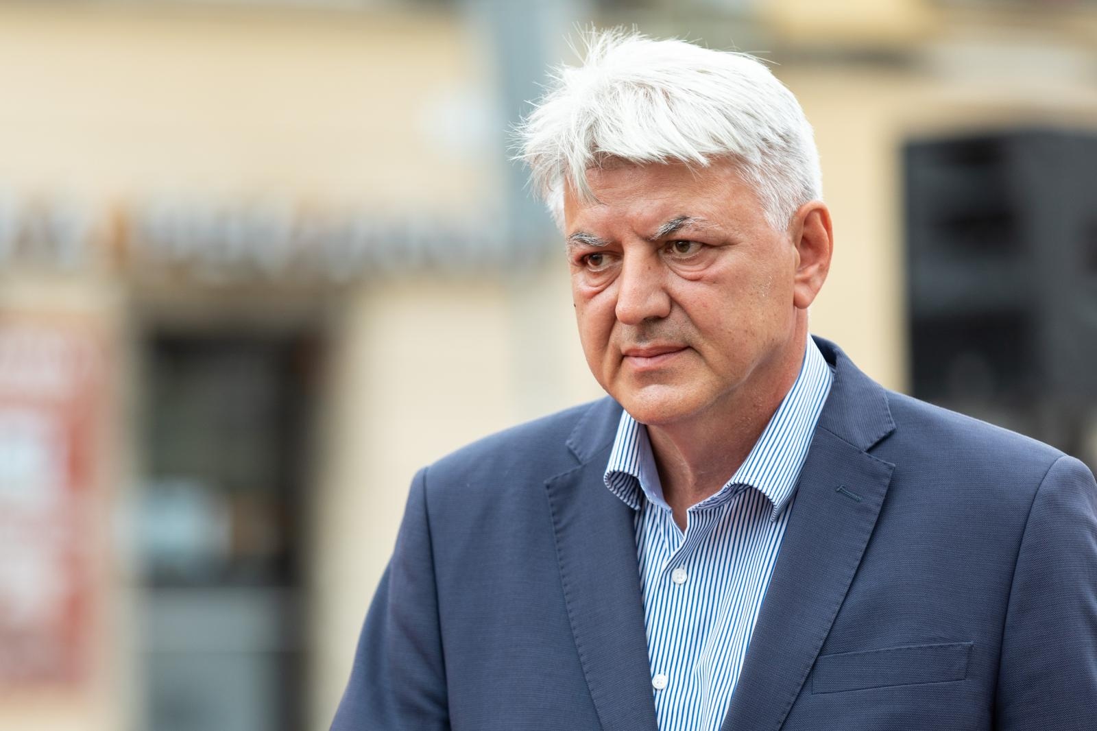 Lider RESTART koalicije, Davor Bernardić, i suradnici posjetili su grad Samobor Lider RESTART koalicije, Davor Bernardić, i suradnici posjetili su grad Samobor