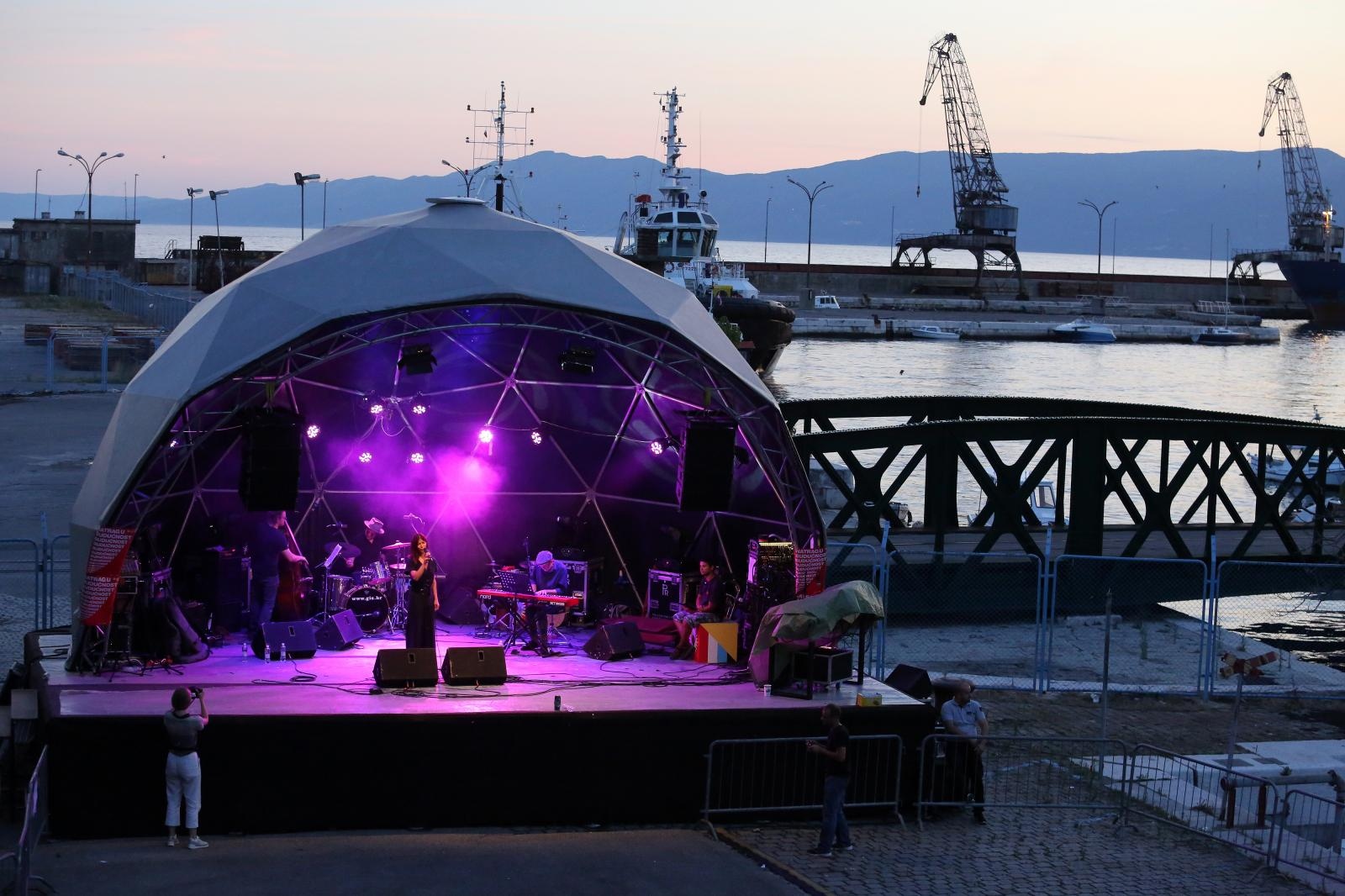 Rijeka: Održan open air koncert “Natrag u budućnost – Od klasične do moderne jazz avanture”