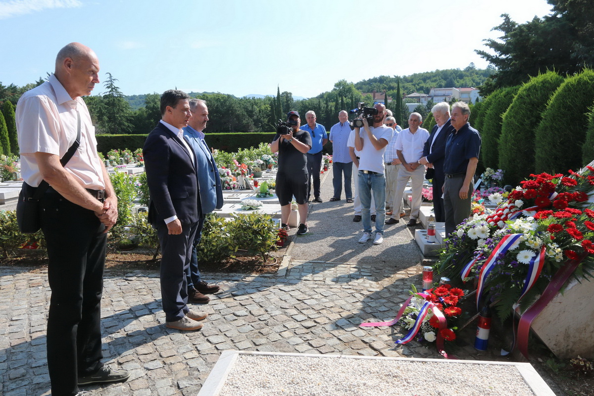 Polaganje-vijenaca-obilježavanje-29.-godišnjice-111.-brigade_2 Polaganje-vijenaca-obilježavanje-29.-godišnjice-111.-brigade_2