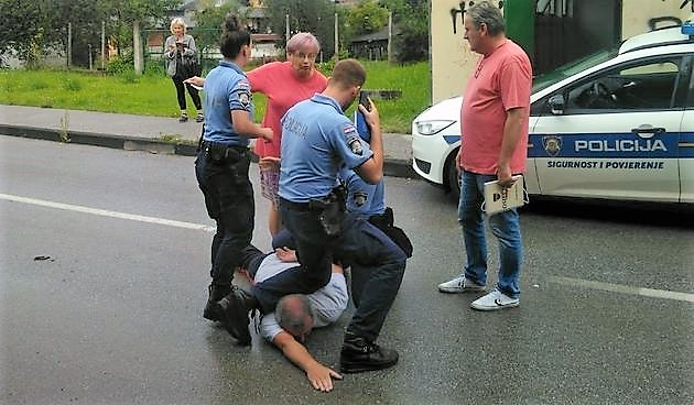 noga na vratu policija poplava zagreb rtl