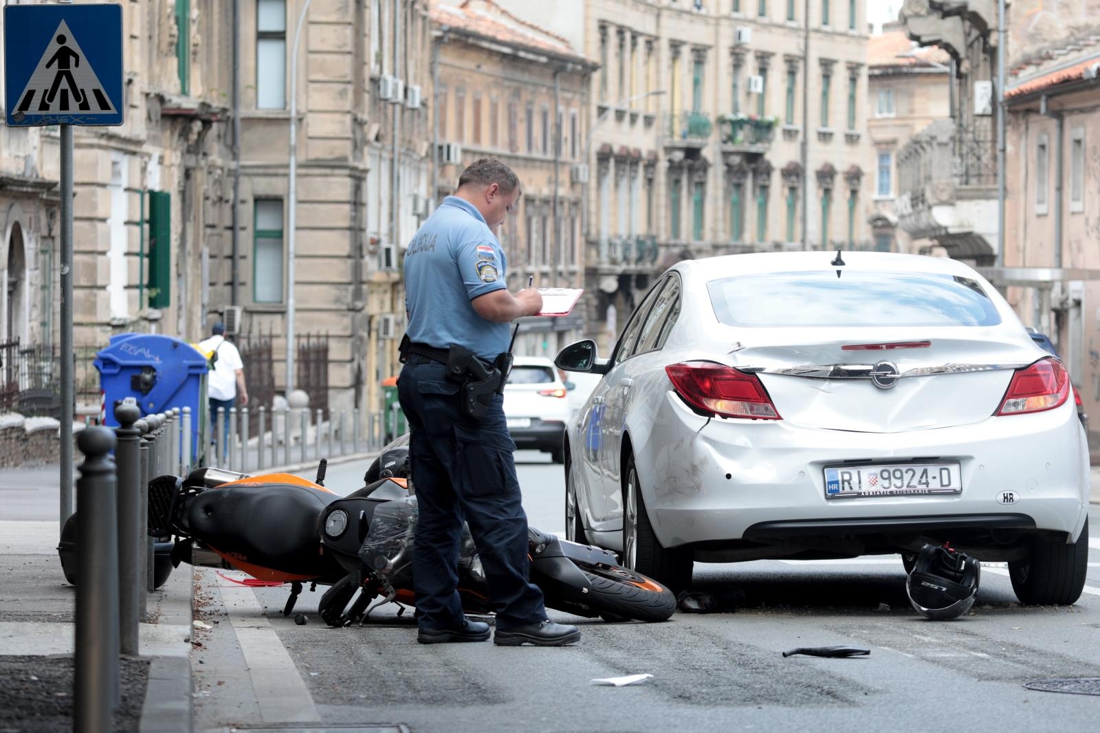 Rijeka: U sudaru s automobilom motociklist je preminuo Rijeka: U sudaru s automobilom motociklist je preminuo