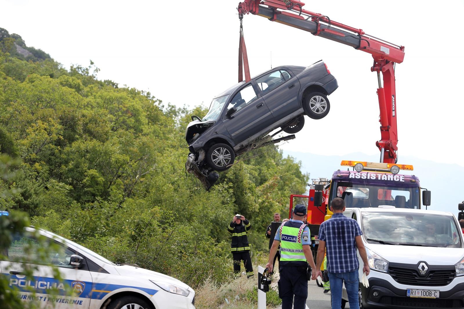 Senj: Tri osobe poginule u sudaru kod Sibinja Krmpotskog