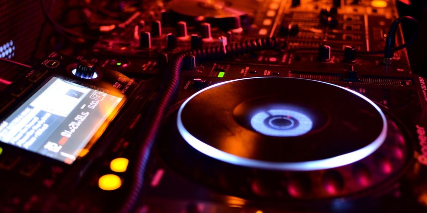 dj-party-pixabay