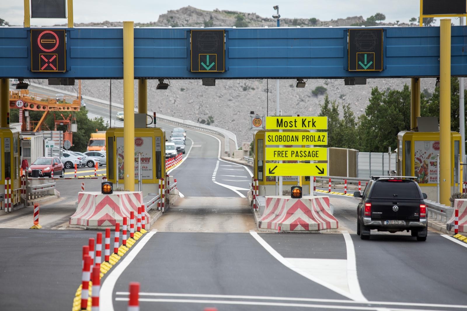 Rijeka: Na Krčkom mostu ukinuta naplata mostarine Rijeka: Na Krčkom mostu ukinuta naplata mostarine