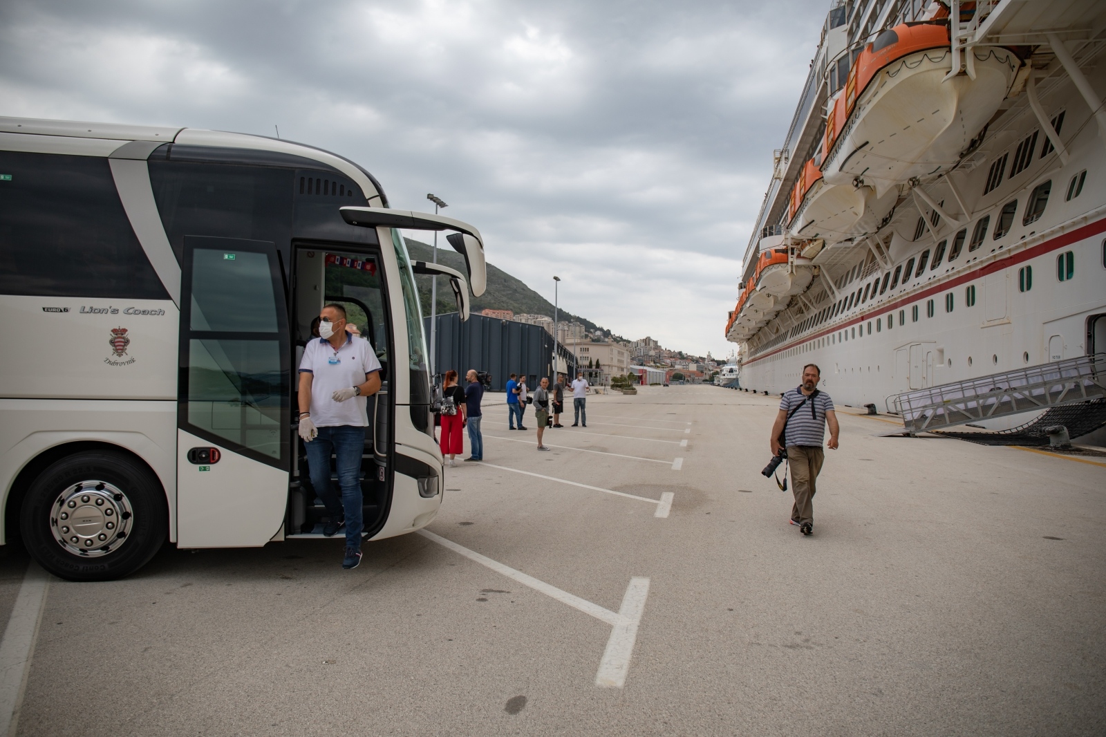Dubrovnik: U grušku luku uplovio kruzer s pomorcima iz cijelog svijeta Dubrovnik: U grušku luku uplovio kruzer s pomorcima iz cijelog svijeta