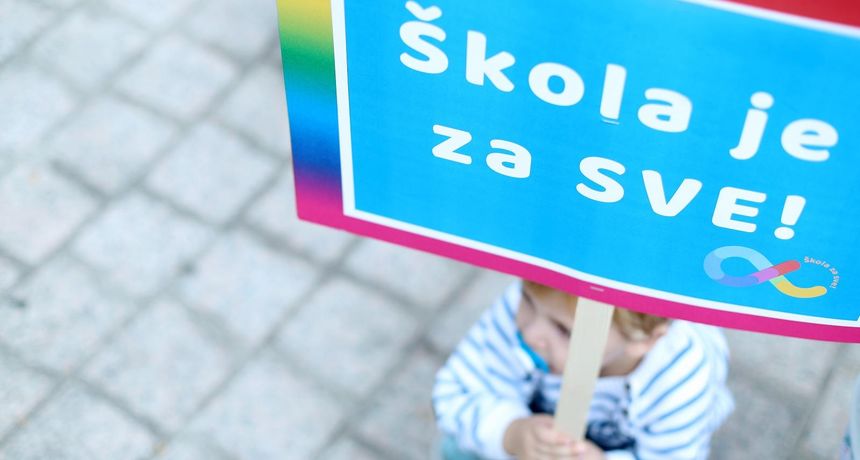 Pomoćnici u nastavi