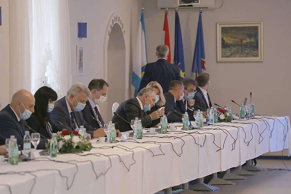 Zlatko Komadina_sastanak Gospić Zlatko Komadina_sastanak Gospić