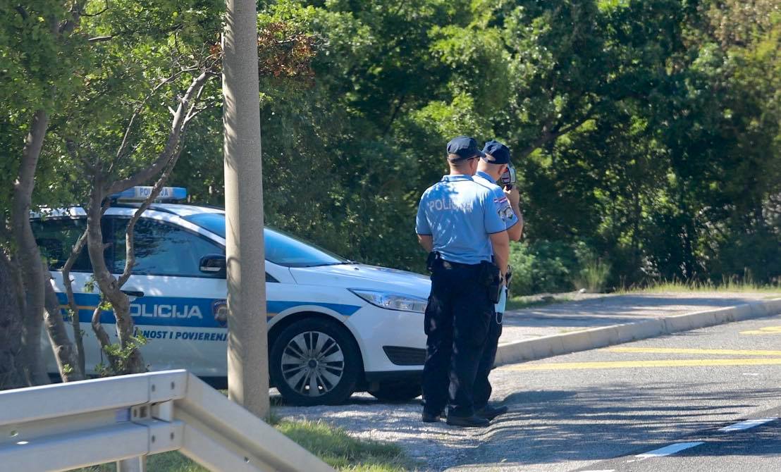 policija patrola stop radar promet
