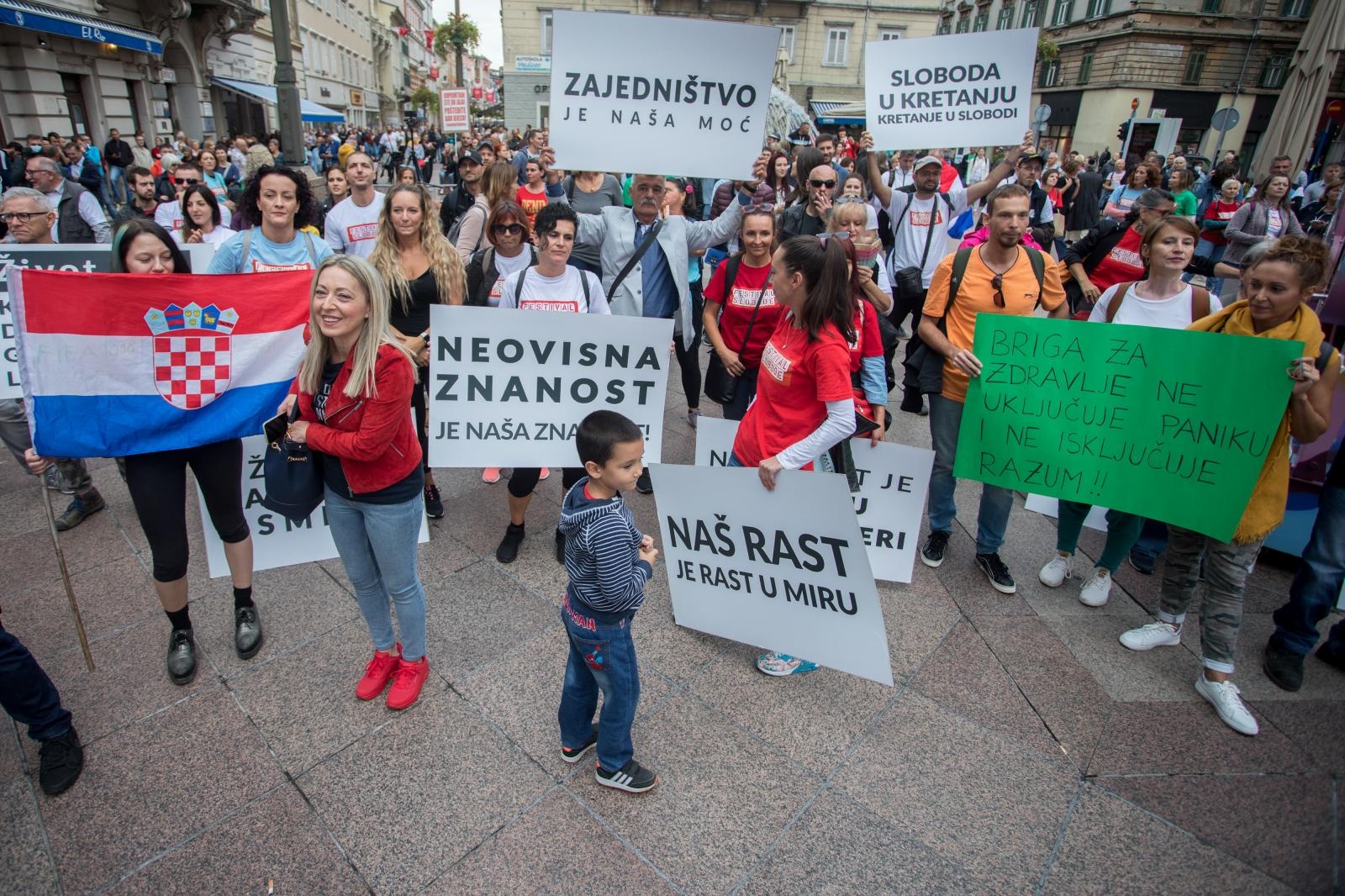 Rijeka: Povorka “Festival slobode” u znak neprihvaćanja mjera ograničavanja