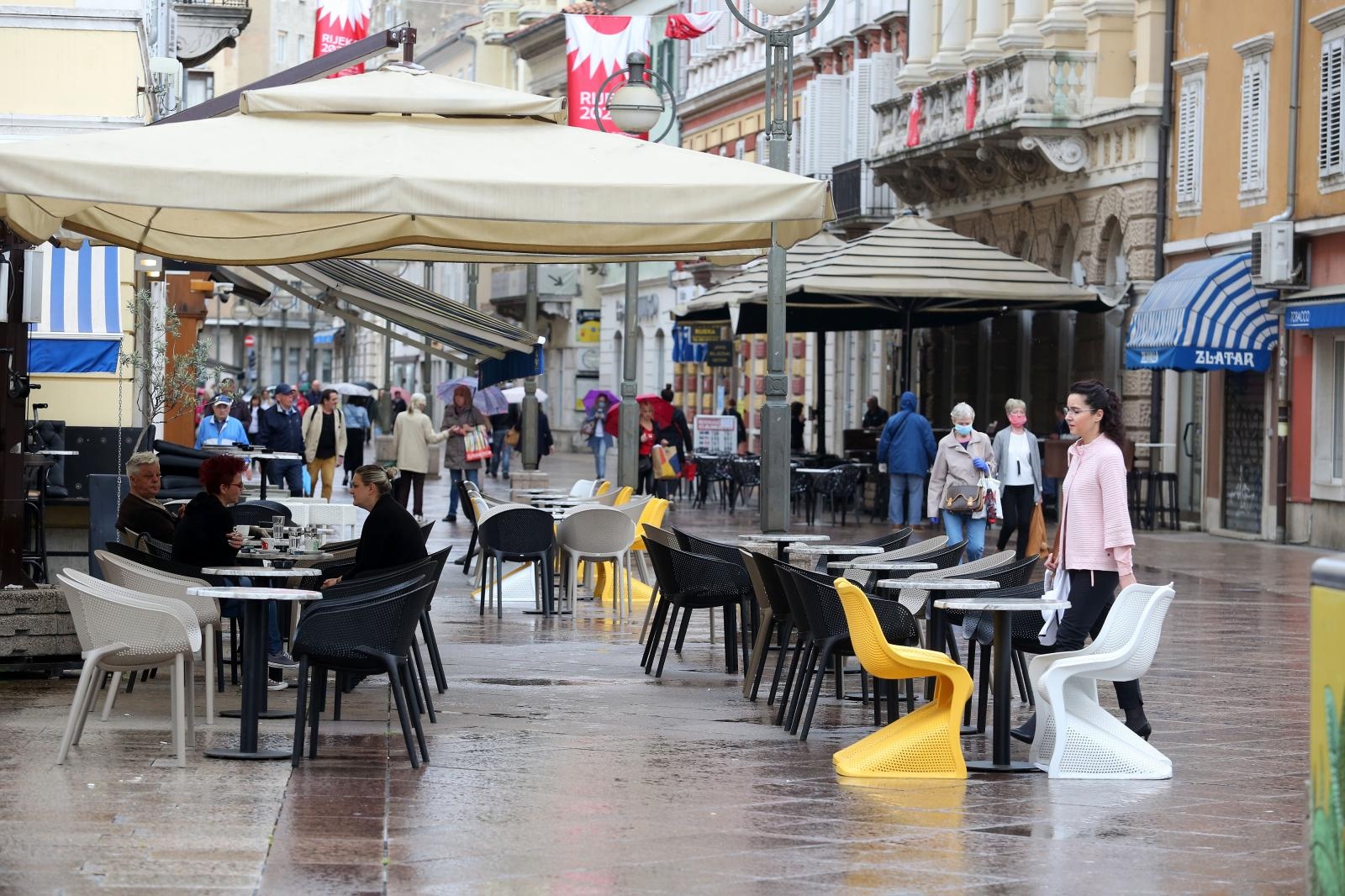 Rijeka: Ugostitelji počeli s radom Rijeka: Ugostitelji počeli s radom