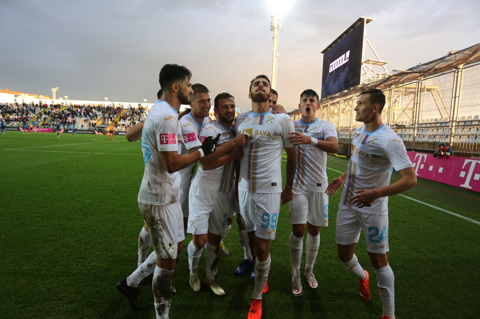 Rijeka i Varaždin susreli se u 8. kolu Prve HNL Rijeka i Varaždin susreli se u 8. kolu Prve HNL