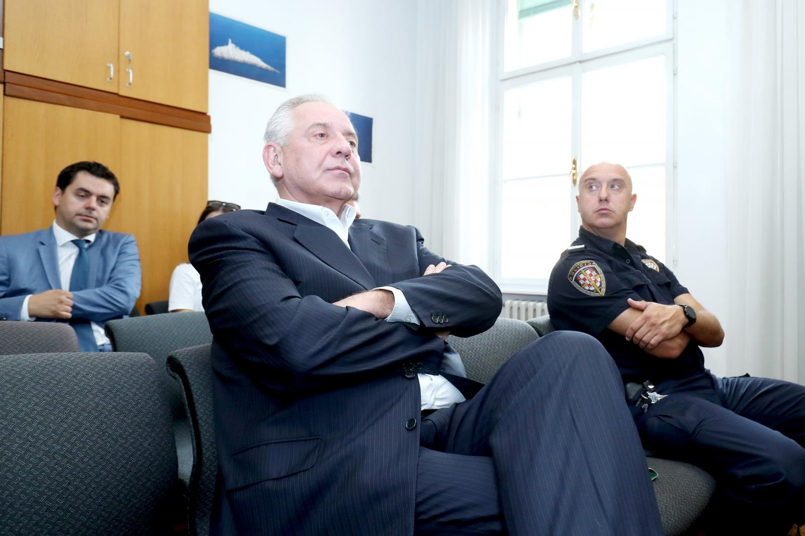 Zagreb: Nastavljeno suđenje Ivi Sanaderu u slučaju INA-MOL