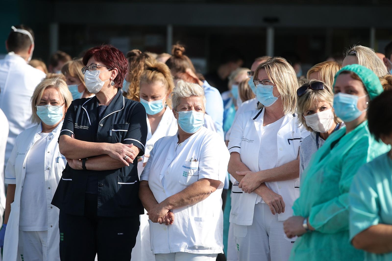 Zagreb: Prosvjed medicinskih djelatnika KB Dubrava zbog situacije s koronavirusom Zagreb: Prosvjed medicinskih djelatnika KB Dubrava zbog situacije s koronavirusom