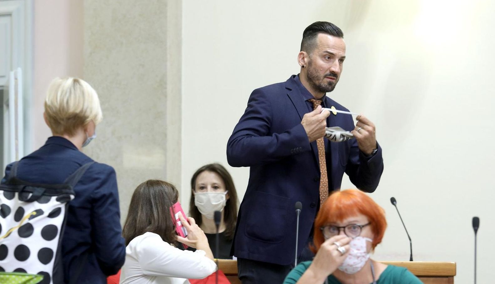 Zagreb: Sabor nastavio sjednicu raspravom o proračunu za prvo polugodište 2020.