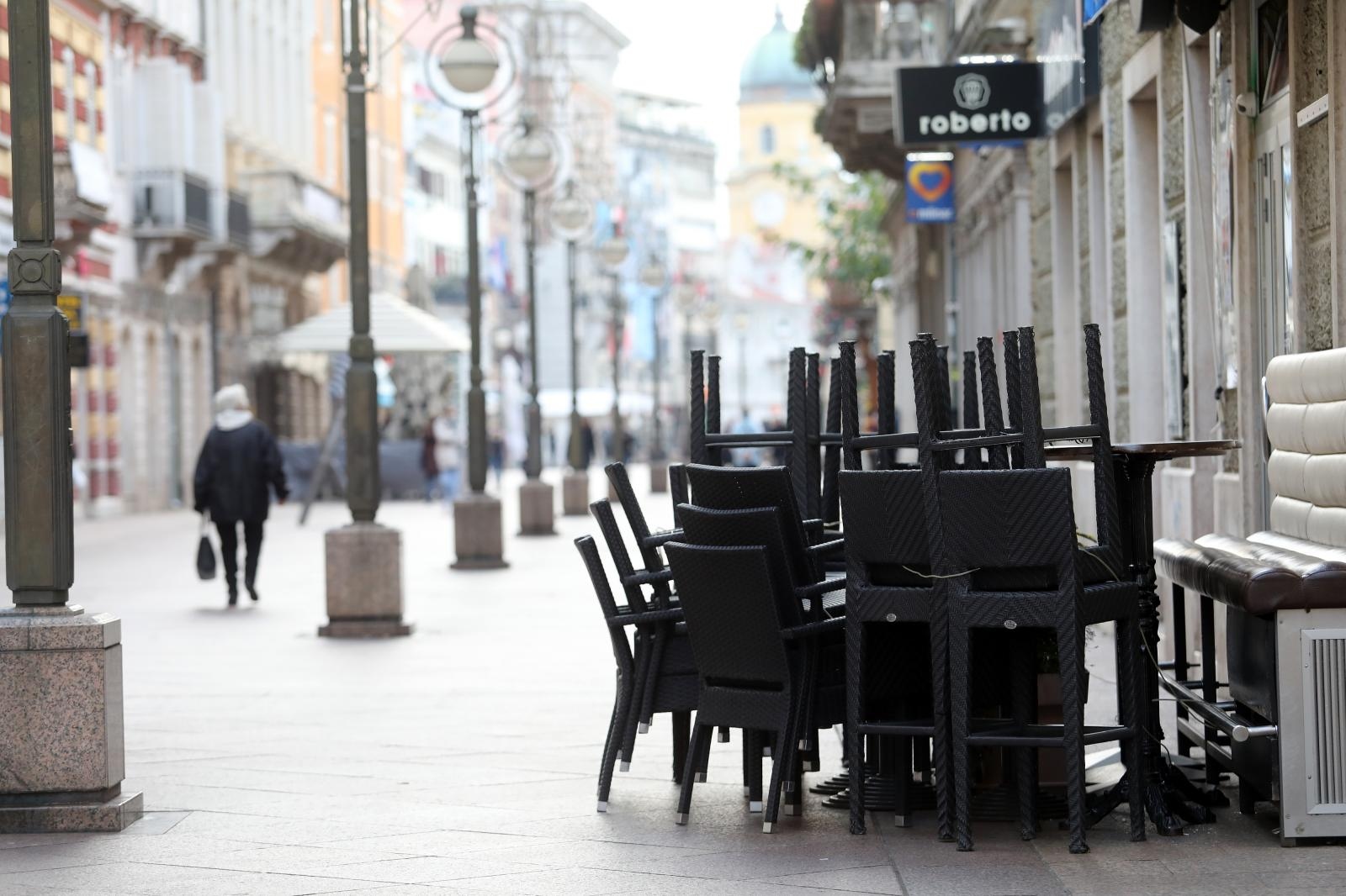 Rijeka: Zatvoreni ugostiteljski objekti u centru grada