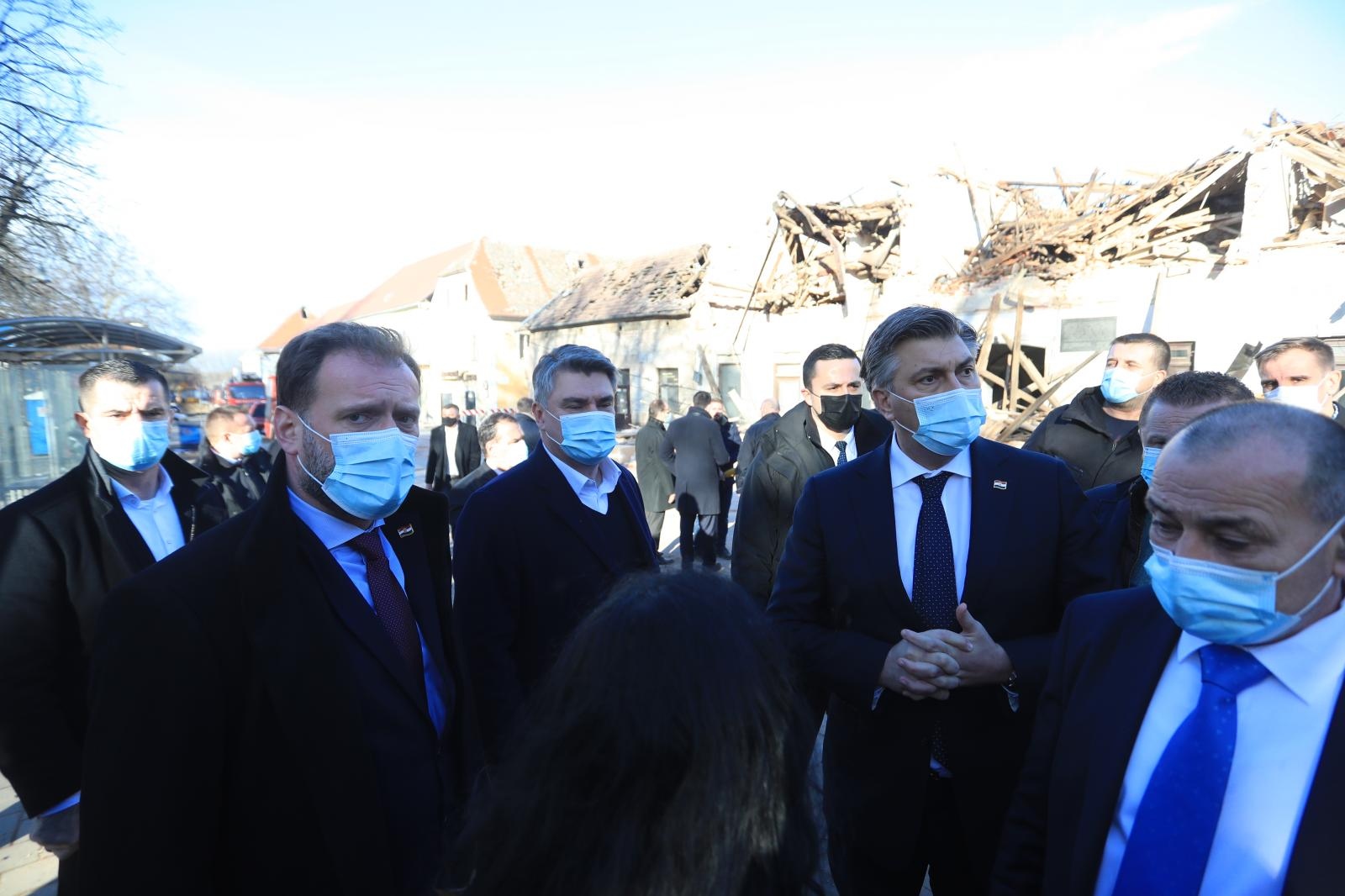 Posljedice razornog potresa u Petrinji i okolici Posljedice razornog potresa u Petrinji i okolici